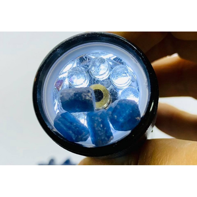 saphir bleu cristal naturel