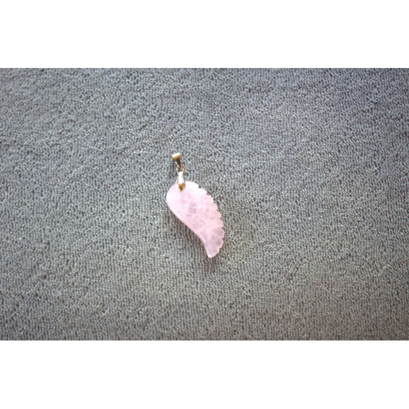 Pendentif quartz rose aile d'ange