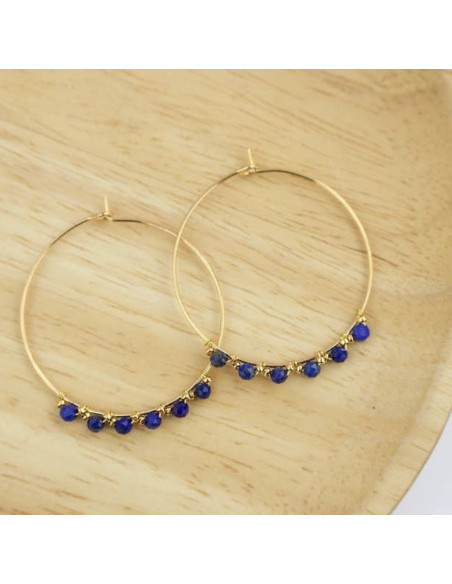 Créoles dorées et pierres naturelles