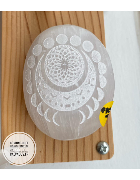 Galet sélénite blanche gravure cycle lunaire