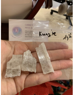 Kunzite blanche brute